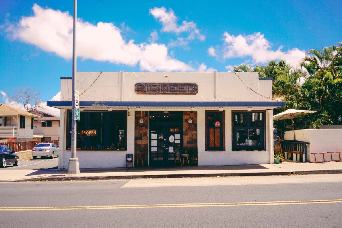 PIONEER SALOON LOCAL PLATE LUNCH in HAWAII